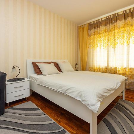 Nella. Apartment Crikvenica Bagian luar foto