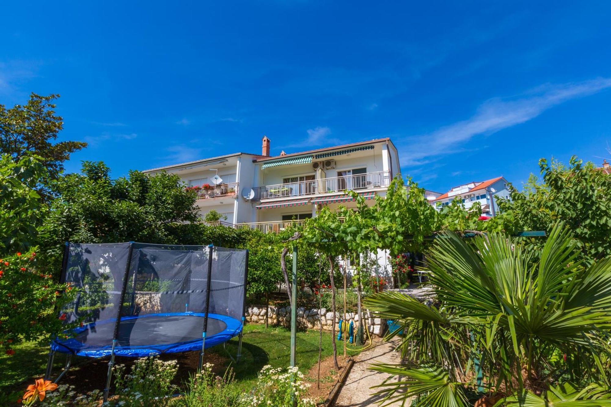 Nella. Apartment Crikvenica Bagian luar foto