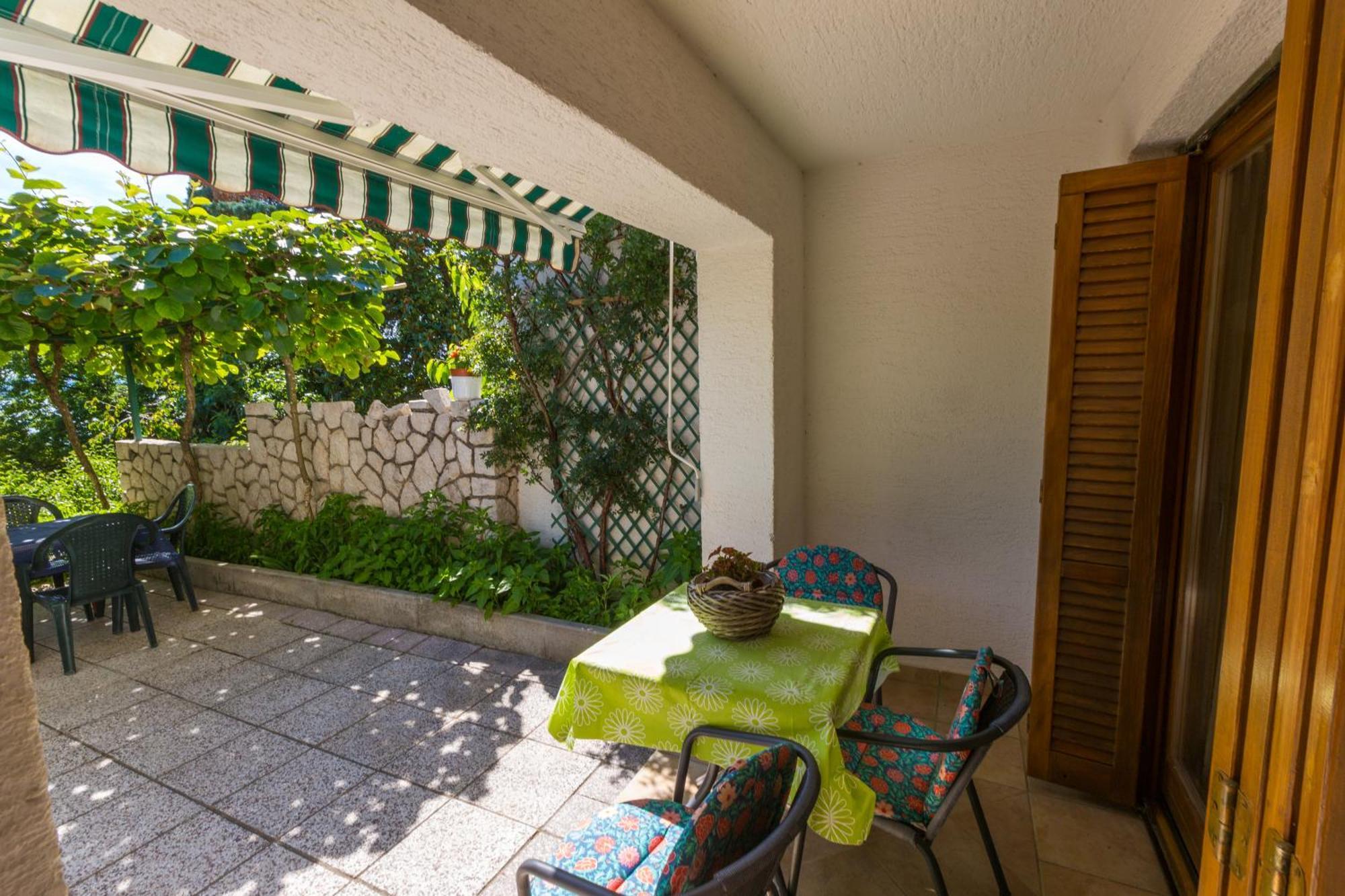 Nella. Apartment Crikvenica Bagian luar foto