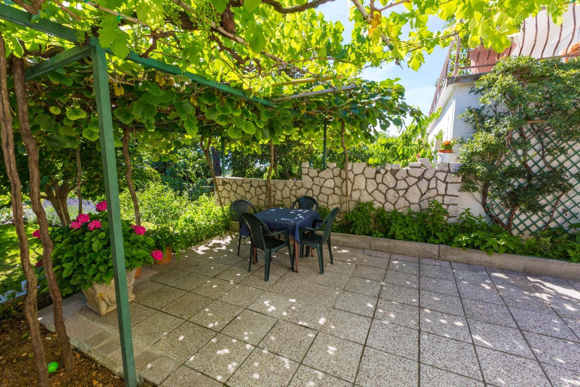Nella. Apartment Crikvenica Bagian luar foto